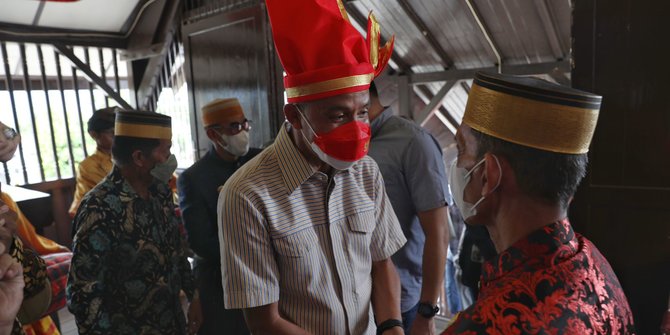 Kunjungi Istana Tamalate Makassar, Ganjar Pranowo Disambut Prajurit