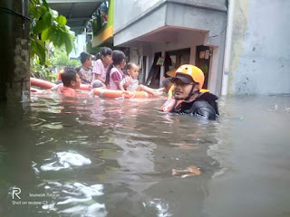 Banjir Jakarta Tahun 2020 Tim BAZNAS Bergerak Cepat Evakuasi