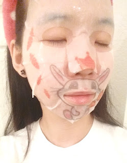 sheet mask selfie 1