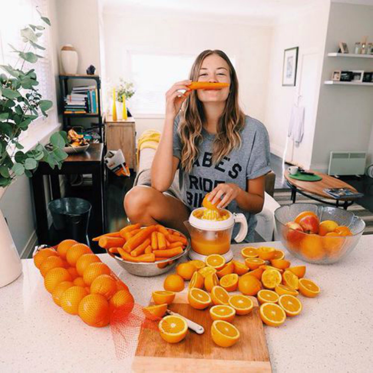 fresh pressed orange juice and veganism // Tumblr inspiration 