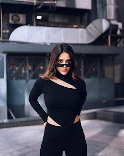 Nabha Natesh latest stills, images, mobile wallpapers