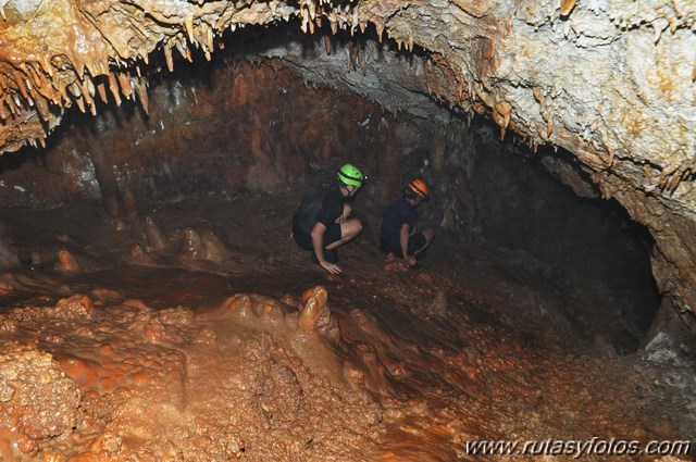 Cueva de la Excéntricas