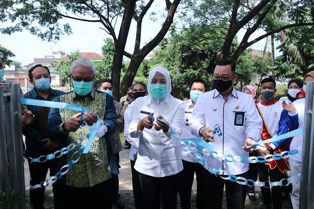 CSR Bank Sumsel Babel Percantik Taman di Kita Palembang