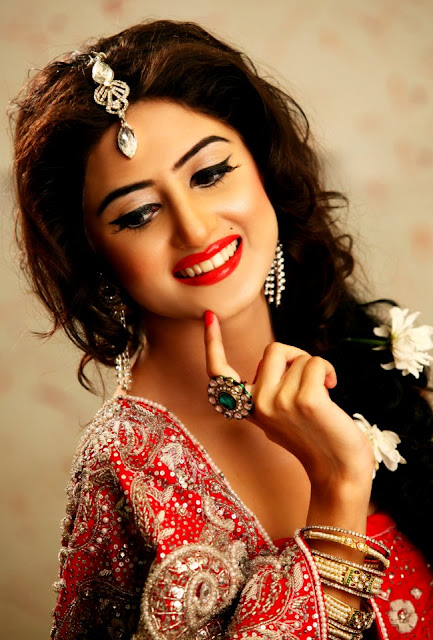 Sajal Ali HD Wallpapers Free