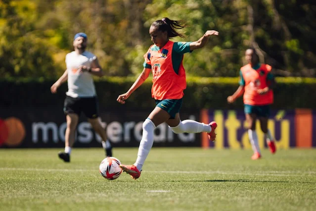 Adriana é cortada da seleção