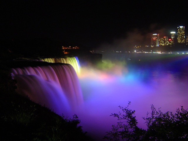Air Terjun Niagara Waktu Malam Hari
