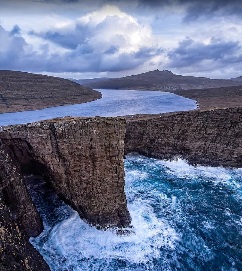 The Astonishing Illusion of Sørvágsvatn, the Lake Floating Above the Ocean