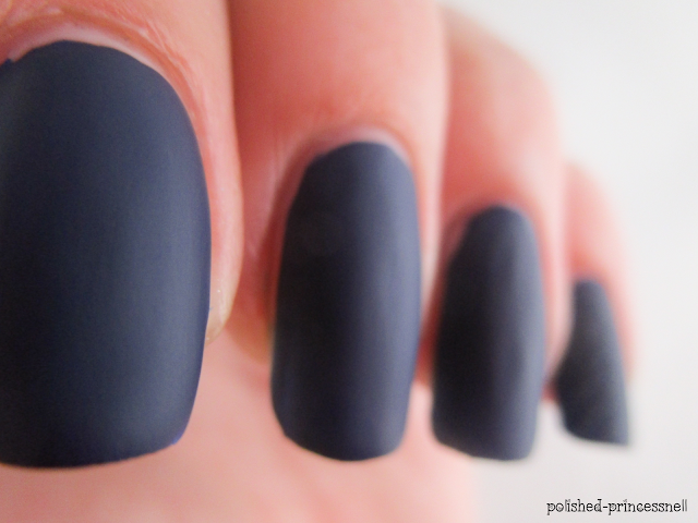 rimmel-midnight-kiss-velvet-matte-swatch