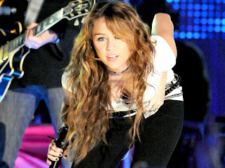 Miley Cyrus Hot Wallpapers