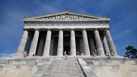 Fachada principal Templo Walhalla