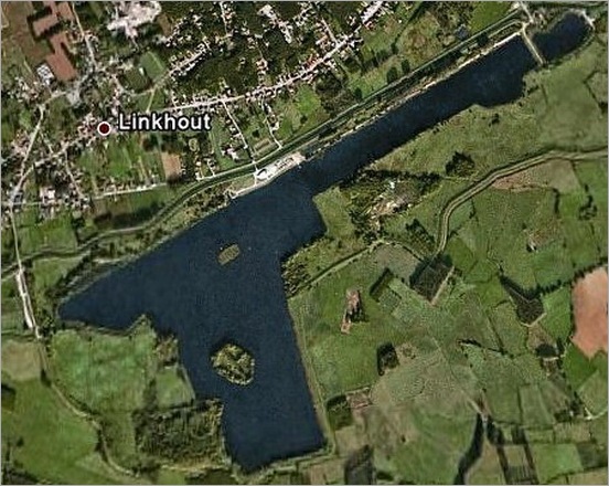 most-bizarrely-shaped-lakes-and-rivers10