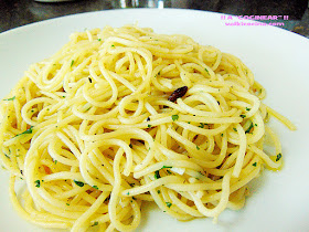 Pasta a lo pobre con ajo y perejil