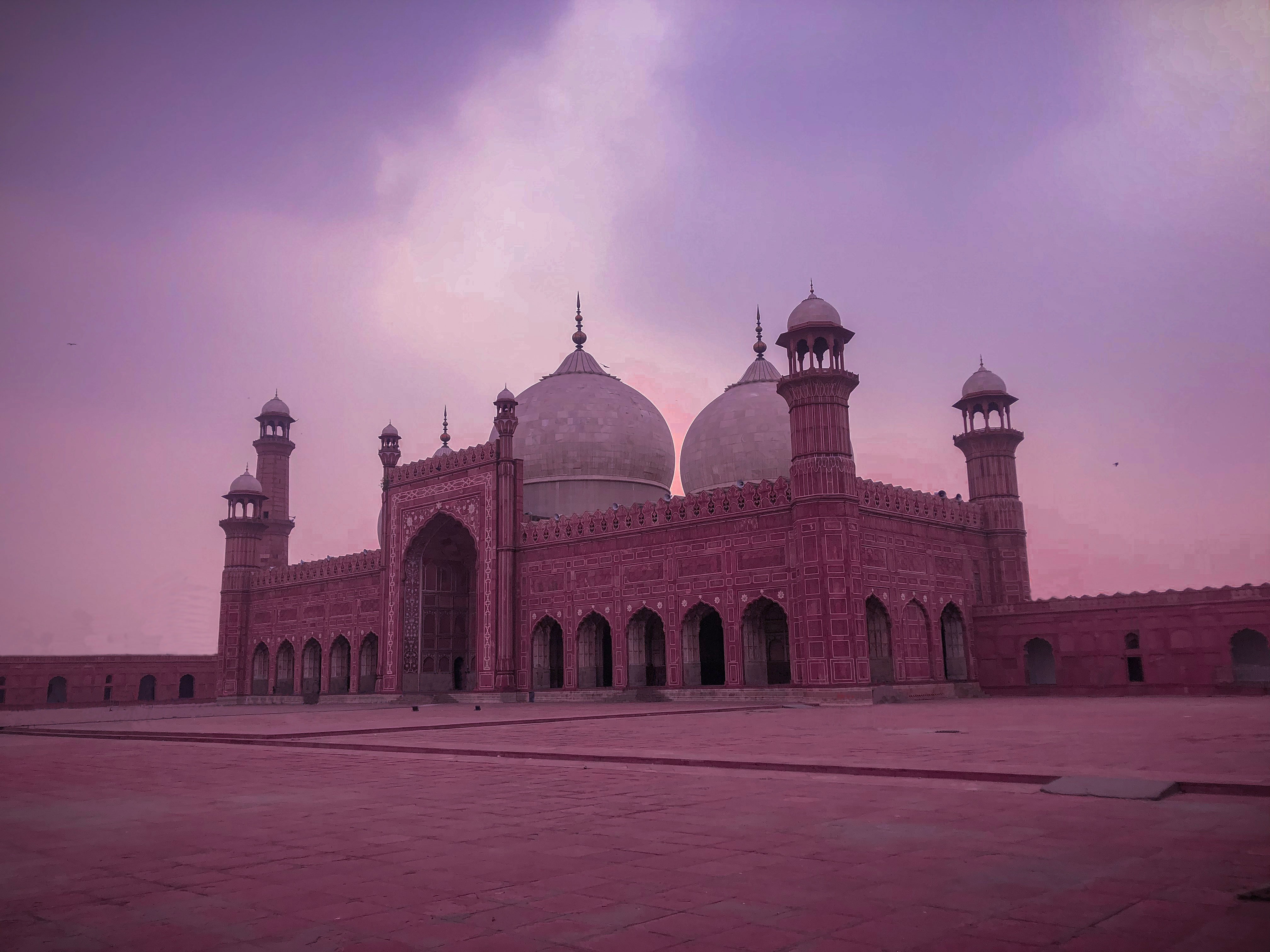 Get the Inside Scoop on the Mughal Empire - BlogsSoft