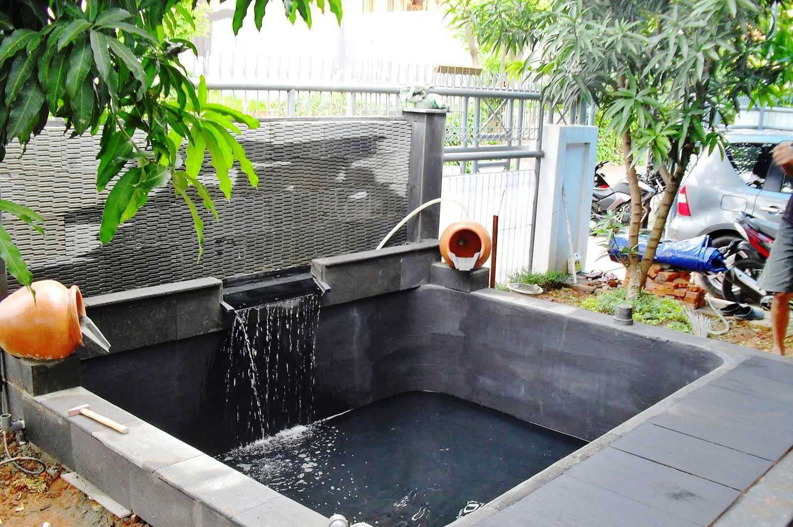  Rumah  Minimalis  Ada  Kolam  Ikan  Sobhome