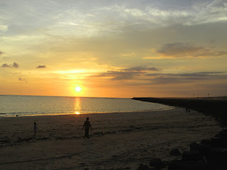 Pantai Kelan yang relatif sepi