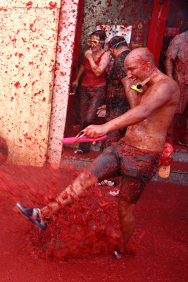 Tomato Fight Seen On www.coolpicturegallery.net