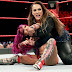 Nia Jax deixou o RAW após ser aconselhada por The Rock