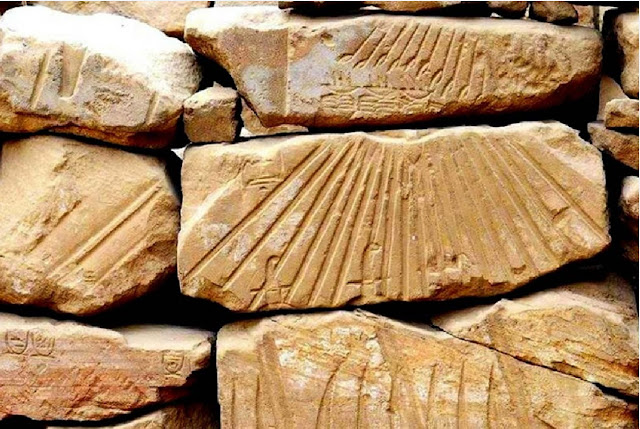 Тысячи талататских блоков из разобранных Эхнатоном храмов Атона