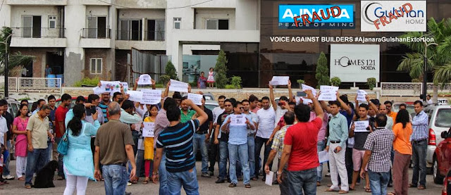 Homes 121 buyers at site office, protesting against Ajnara & Gulshan Homz