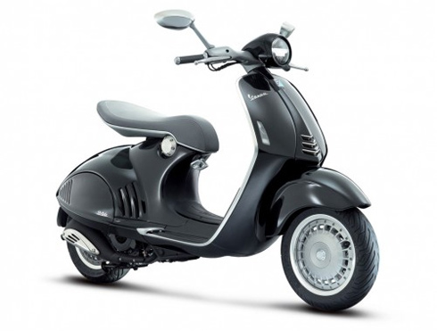 Vespa 946 màu đen- Scooter