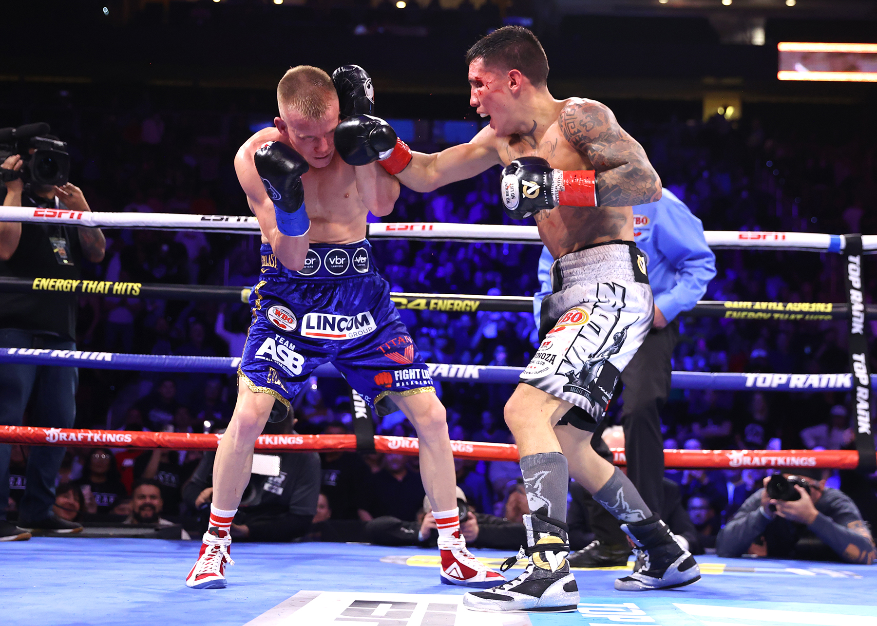 Oscar Valdez knocks out Liam Wilson in the 7th Round