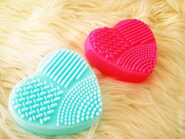 www.zaful.com/2-pcs-heart-shape-brush-eggs-p_254534.html?lkid=16350