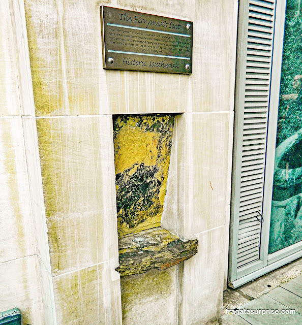 Banco de barqueiro do Rio Tâmisa do Século 16 em Londres