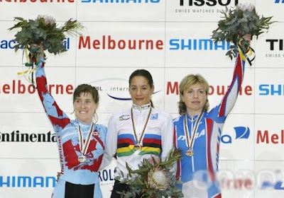 Melbourne 2004 -  Yoanka González, Mandy Poitras y Olga Slyusareva