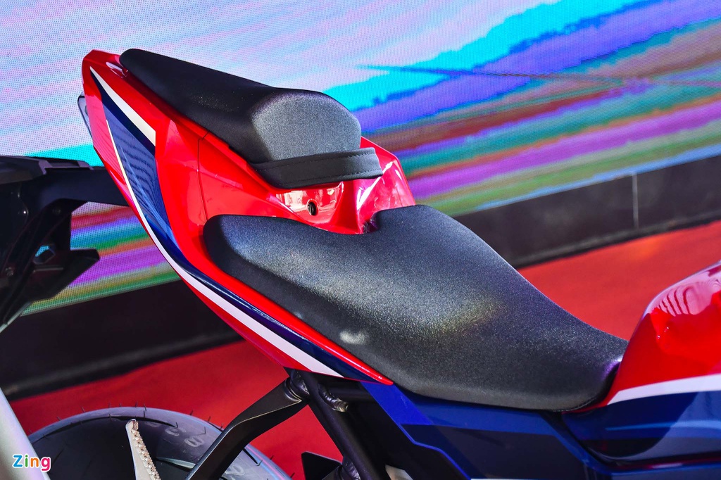 Chi tiết Honda CBR1000RR-R 2020 giá từ 949 triệu tại Việt Nam Chi tiết Honda CBR1000RR-R 2020 giá từ 949 triệu tại Việt Nam