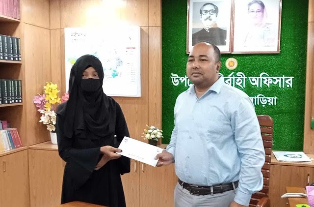 সেলাইয়ের কাজ করেও এসএসসিতে এ প্লাস সুমাইয়ার,লেখাপড়া চালিয়ে নিতে ইউএনও'র হস্তক্ষেপ 