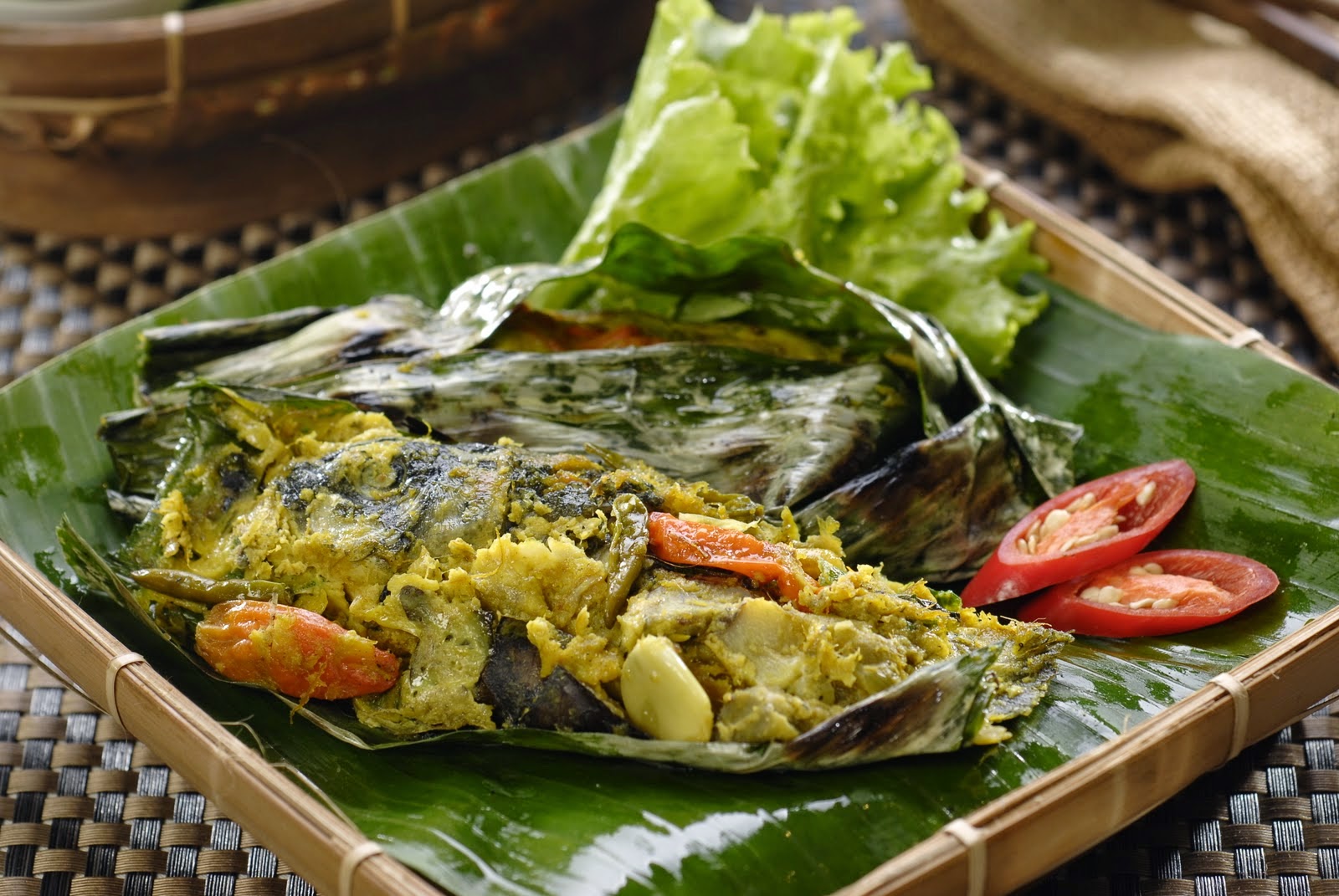 Pepes Ikan Mas daun Kemangi