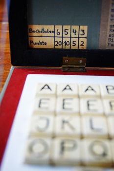 Nachgemacht - Spielekopien aus der DDR: 40 Jahre Frieden fordern – und was nu? - Lettera