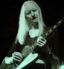 http://www.bykuz.com/newjuly14004johnnywinter.html