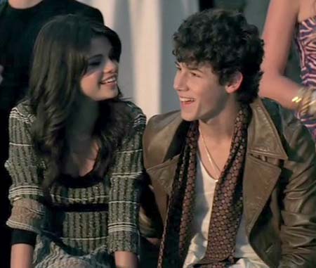 selena gomez pics latest. selena gomez nick jonas 2010.