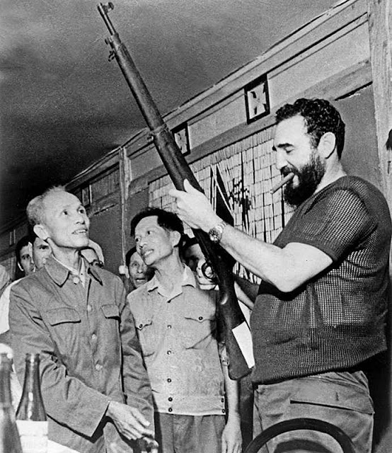 Fidel Castro no Vietnã do Norte, 1973. De retorno dessa viagem ele teria feito a intrigante "profecia".