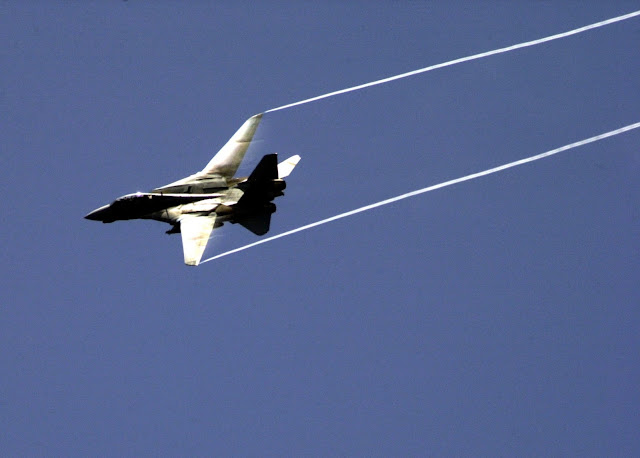 F-14D Tomcat pulls out of a dive.