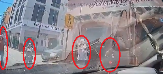 VIDEO.- No fueron 2 , fueron 4 desde la cámara de la Patrulla filtran vídeo como los Sicarios quisieron despedazarlos a tiros pero ni entre 4 lo lograron