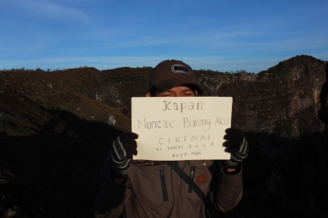 Puncak Gunung Ciremai 1 Januari 2018