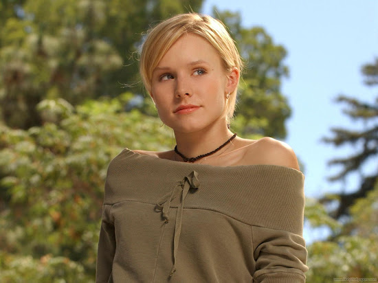 Actress Kristen Bell Glamorous Wallpaper