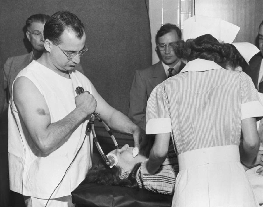 hospital psiquiátrico, foto antiga, sanatório, loucos, insanos, lobotomia