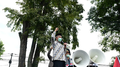 Diatas Mobil Komando, Pimpinan DPRD Jabar Kecam Kekejian Israel Pada Palestina