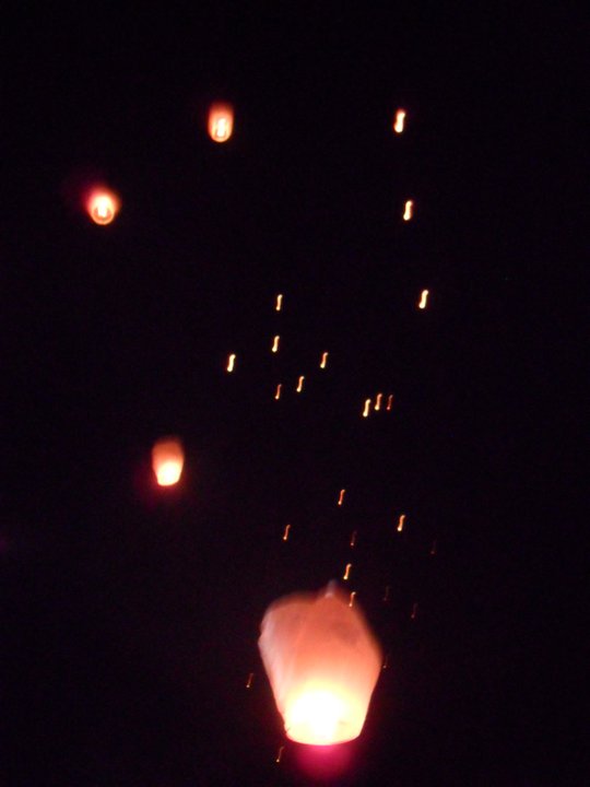 DO give all your guests Chinese Lanterns to set off after midnight