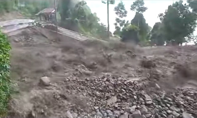 Puluhan Makam dan Dua Rumah Hanyut Disapu Banjir Bandang di Binanga Bolon Simalungun