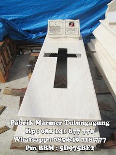 contoh desain kijing kuburan orang kristen dari marmer