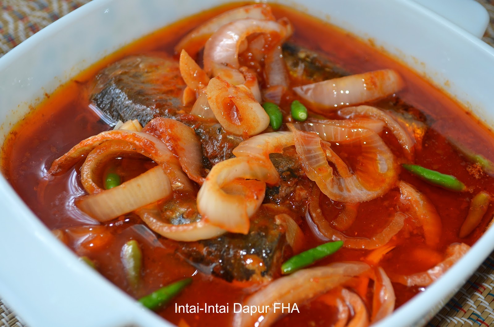 Intai-Intai Dapur FHA: SAMBAL TUMIS IKAN SARDIN