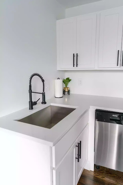Modular Kitchen Cabinets in White Design