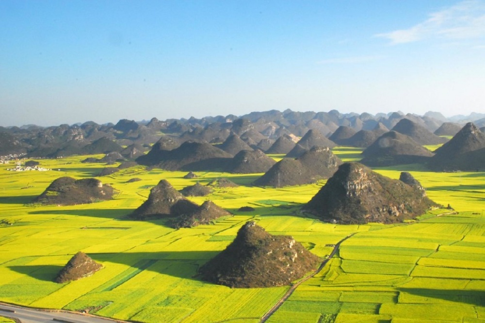 The 100 best photographs ever taken without photoshop - Rapeseed fields in Luoping, China