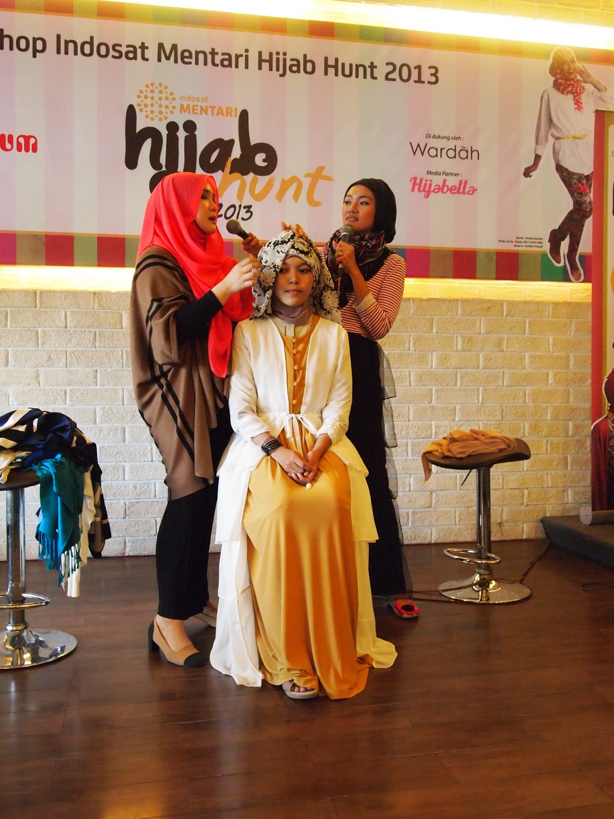 SUCI UTAMI - Productive Housewife: Indosat Mentari "Hijab 