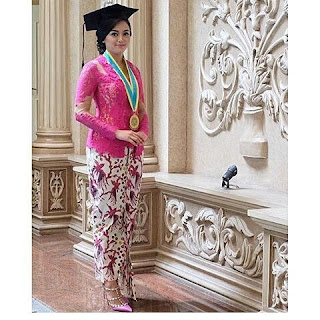 Model Kebaya Wisuda Mewah Model Kebaya Wisuda Mewah