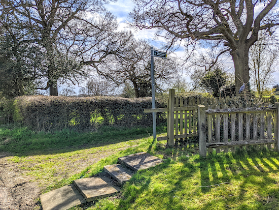 King's Walden footpath 26 heading SE